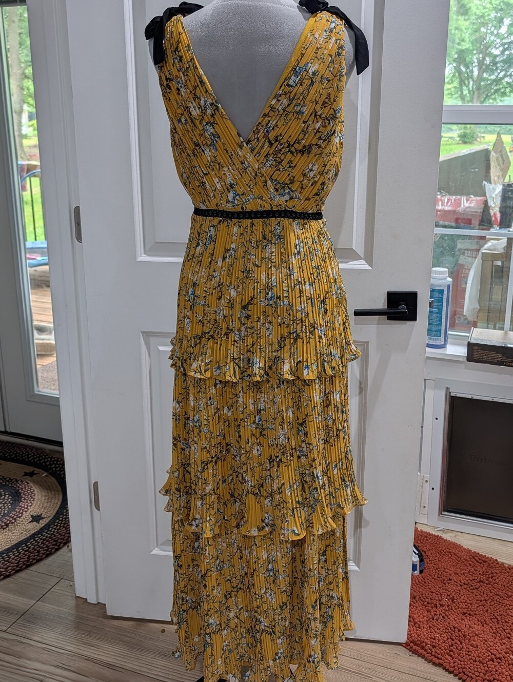Lulu's‎ Yellow Floral Pleated Tiered Maxi Dress with Black Tie Straps Romantic - Picture 5 of 6